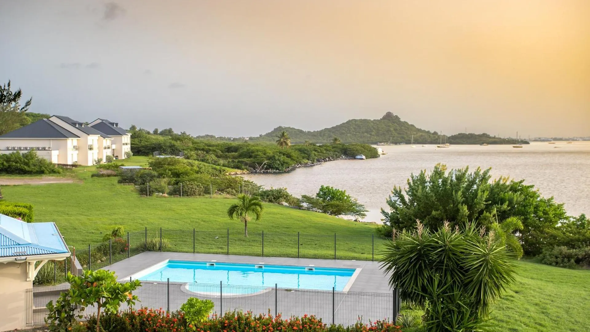 Vue Lagon Et Sunset Appart Duplex 6A7 P Tout Neuf Saint Martin Apartmán